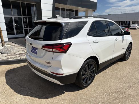 Used 2023 Chevrolet Equinox RS w/ RS Leather Package FWD image 3