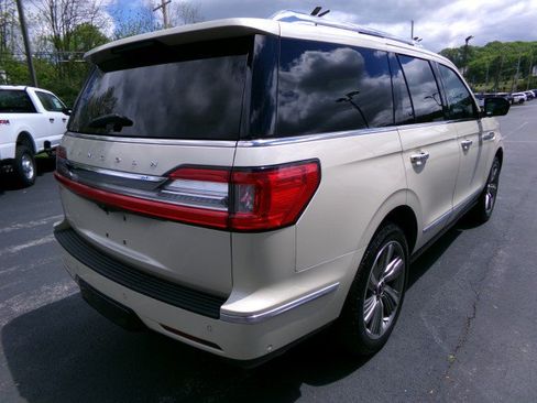 Used 2018 Lincoln Navigator Reserve w/ Technology Package AWD/4WD image 9