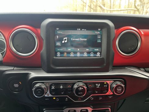 Used 2020 Jeep Wrangler Rubicon w/ LED Lighting Group AWD/4WD image 10