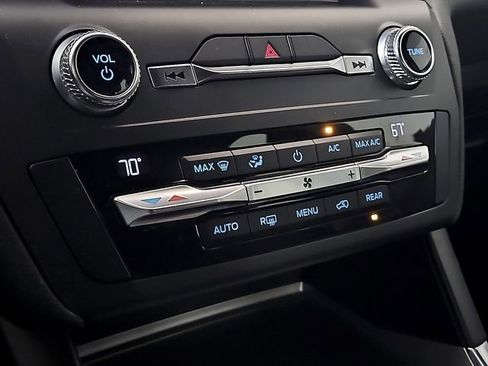 Used 2020 Ford Explorer XLT w/ Equipment Group 202A image 16