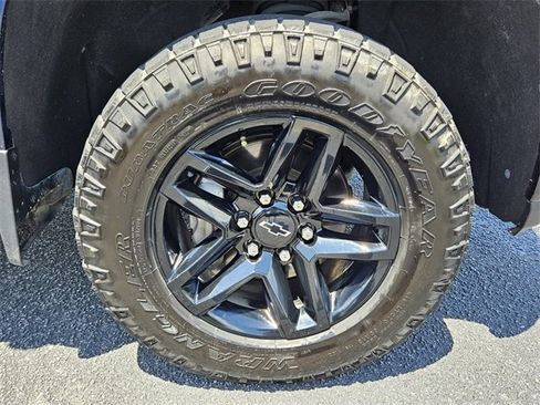 Used 2021 Chevrolet Silverado 1500 LT Trail Boss w/ Convenience Package II image 16