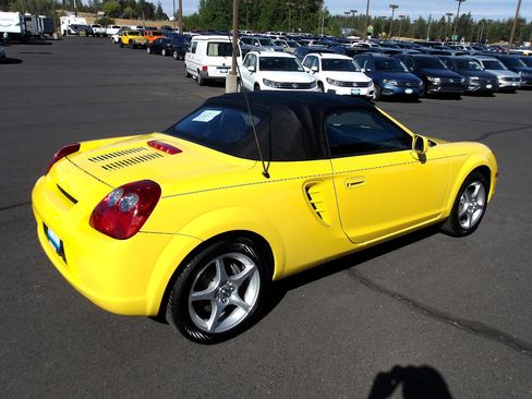 Used 2003 Toyota MR2 image 5