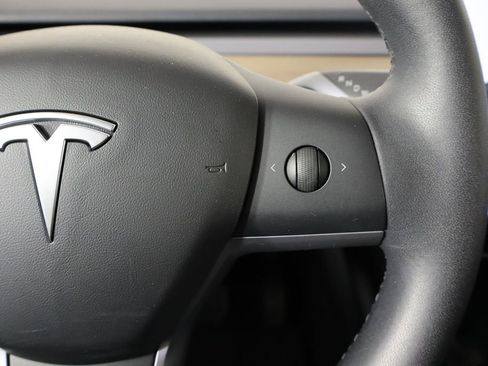 Used 2020 Tesla Model Y Long Range image 27