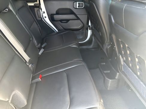 Used 2022 Jeep Wrangler Unlimited Rubicon w/ Trailer Tow Package image 13