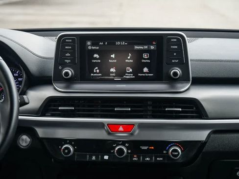 Used 2021 Kia Telluride LX FWD image 13