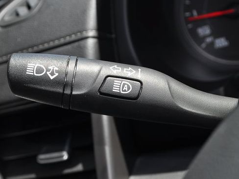 Used 2024 GMC Terrain SLE AWD/4WD image 30