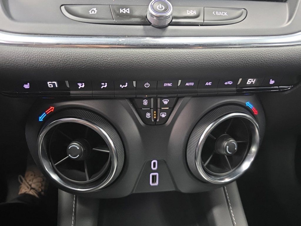 Certified 2025 Chevrolet Blazer LT FWD image 21