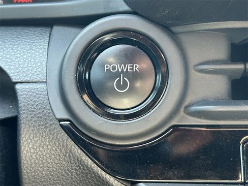 Used 2023 Toyota Crown Limited image 26