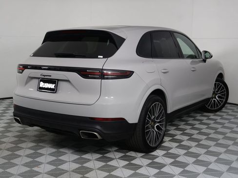 Certified 2023 Porsche Cayenne AWD/4WD image 7
