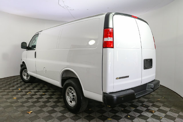 Used 2025 Chevrolet Express 2500 w/ Driver Convenience Package RWD image 7