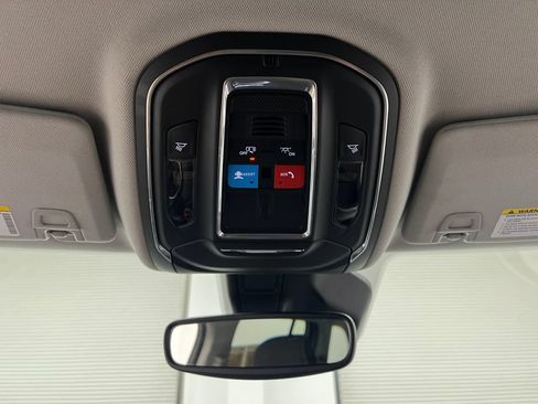 Used 2024 Jeep Grand Cherokee Laredo RWD image 65