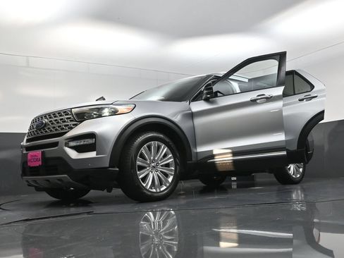 Used 2023 Ford Explorer Limited w/ Limited Technology Package RWD image 31