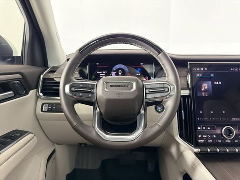 Used 2024 GMC Acadia Denali w/ Super Cruise Package FWD image 22
