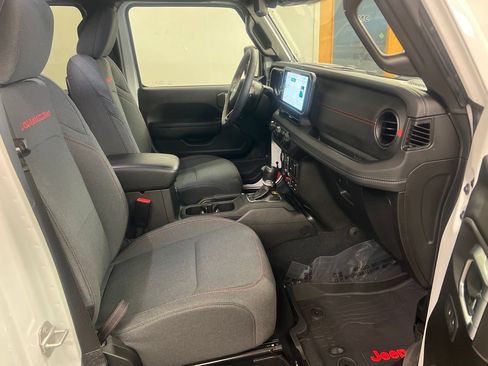 Used 2024 Jeep Wrangler Unlimited Rubicon w/ Technology Group AWD/4WD image 23