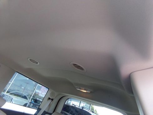 Used 2010 Ford Flex Limited FWD image 20