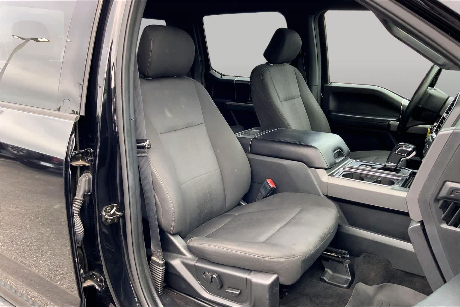Used 2019 Ford F150 XLT w/ Equipment Group 302A Luxury AWD/4WD image 8
