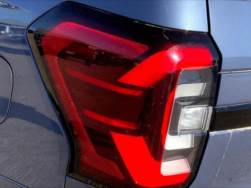 Used 2023 Ford Expedition Limited AWD/4WD image 28