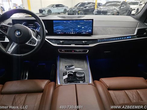 Used 2024 BMW X7 xDrive40i w/ M Sport Package AWD/4WD image 12