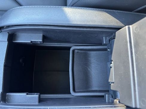 Used 2022 Toyota Highlander XLE image 25