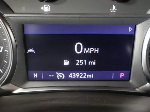 Used 2024 GMC Terrain SLT image 35