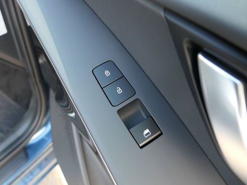 New 2025 Kia Niro EX Touring image 22