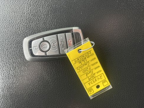 Used 2019 Ford F250 Lariat w/ Lariat Ultimate Package image 34