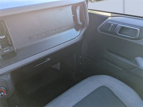 Used 2023 Ford Bronco Base image 15