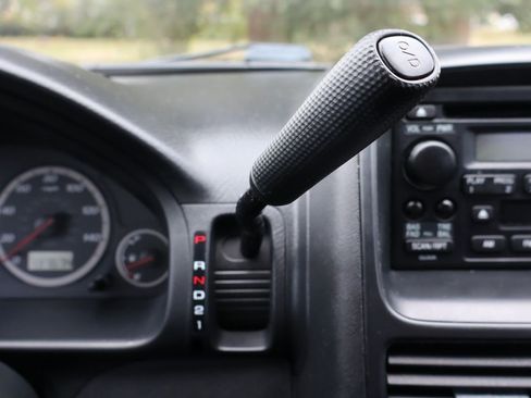 Used 2004 Honda CR-V LX image 34