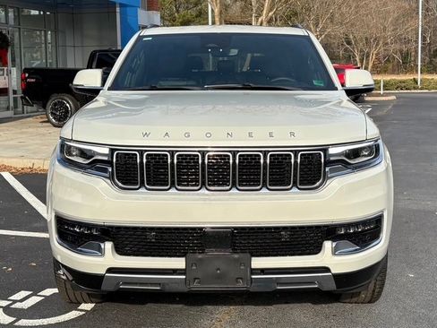 Used 2022 Jeep Wagoneer Series III w/ Premium Group I image 3