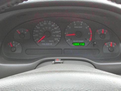 Used 2002 Ford Mustang Coupe image 10