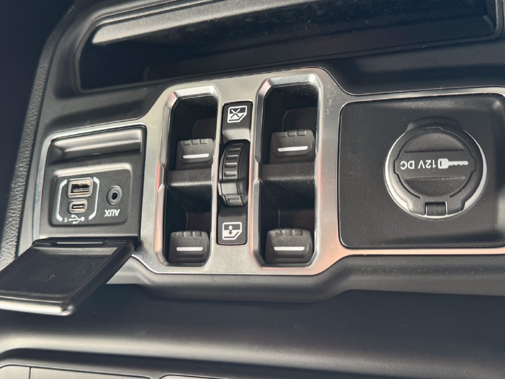 Used 2021 Jeep Wrangler Unlimited Sport AWD/4WD image 23