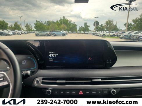 Used 2024 Hyundai Palisade SEL FWD image 20