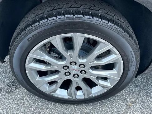 New 2026 GMC Acadia Denali w/ Super Cruise Package FWD image 16
