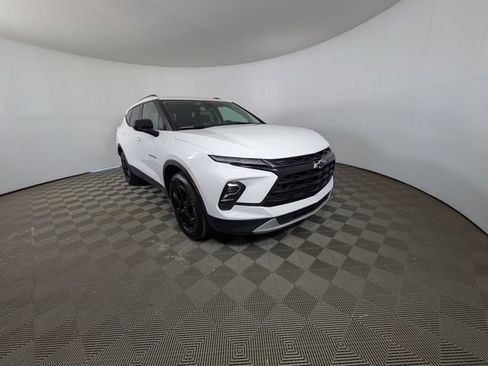 Used 2024 Chevrolet Blazer LT w/ Convenience Package FWD image 8