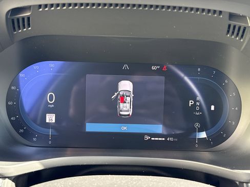 Used 2025 Volvo XC60 B5 Plus image 21