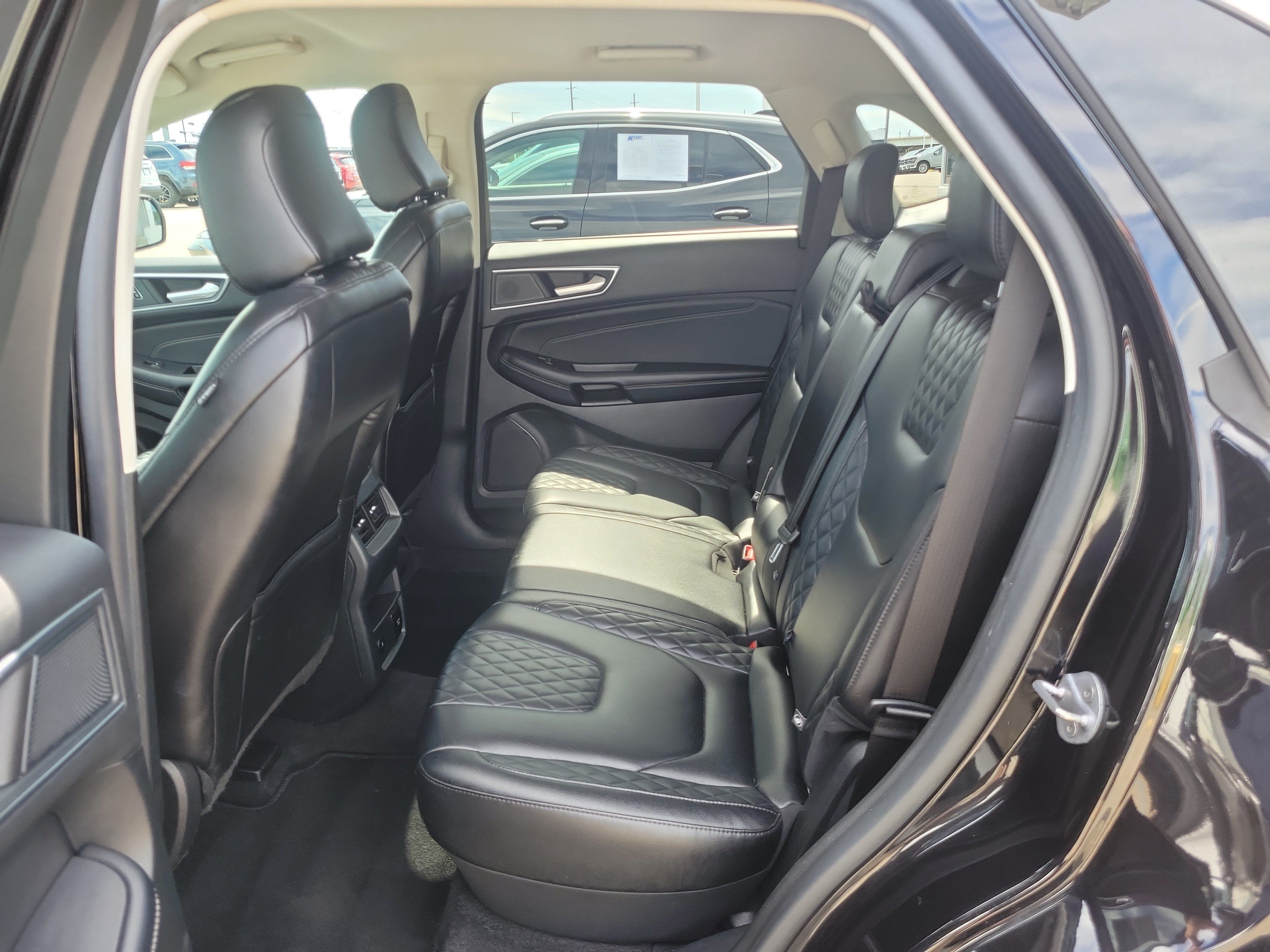 Used 2023 Ford Edge Titanium AWD/4WD image 12