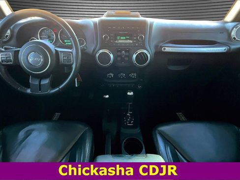 Used 2017 Jeep Wrangler Unlimited Rubicon w/ Connectivity Group image 7