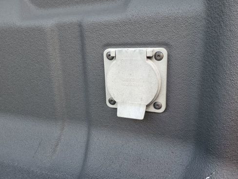 Used 2023 GMC Canyon Elevation w/ Elevation Premium Package AWD/4WD image 31