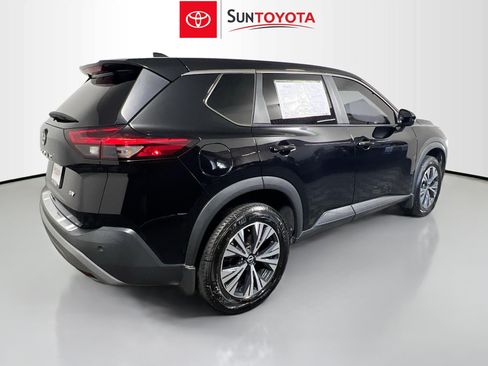 Used 2023 Nissan Rogue SV FWD image 4