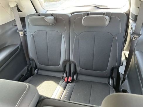 Used 2023 Jeep Grand Cherokee L Laredo AWD/4WD image 23