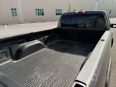 Used 2004 GMC Sierra 2500 SLE w/ Heavy-Duty Power Package AWD/4WD image 32
