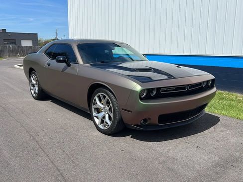 Used 2015 Dodge Challenger SXT Plus RWD image 3