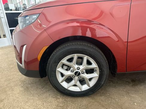 Certified 2023 Kia Soul LX w/ LX Technology Package FWD image 20