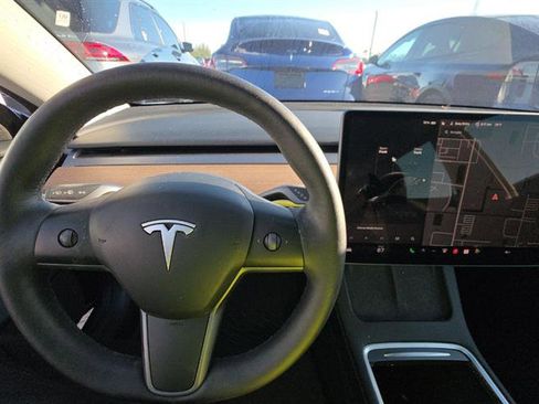 Used 2023 Tesla Model 3 Standard Range RWD image 3