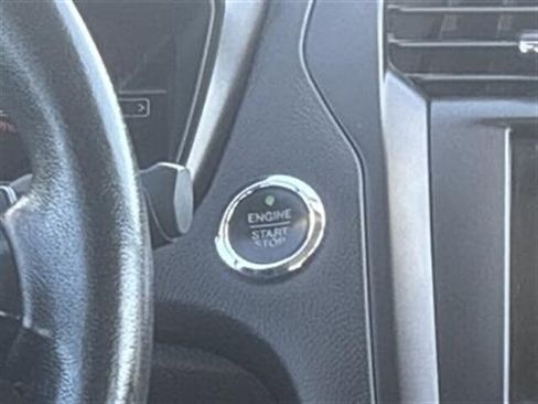 Used 2018 Ford Fusion SE w/ Equipment Group 201A image 28