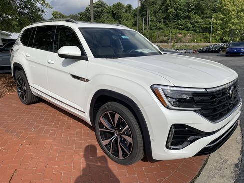 New 2026 Volkswagen Atlas SEL Premium R-Line AWD/4WD image 3