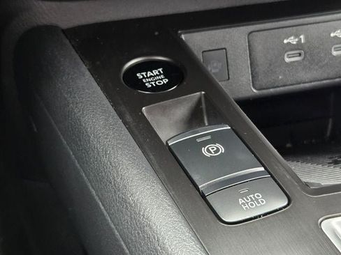 Used 2025 Nissan Kicks SV FWD image 21