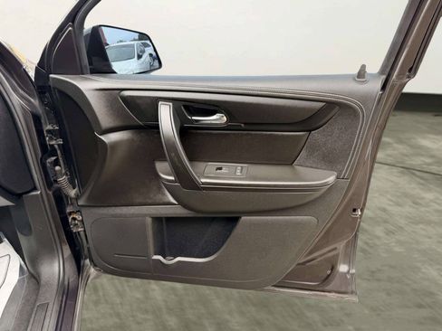 Used 2017 Chevrolet Traverse LT w/ Style and Technology Package AWD/4WD image 33