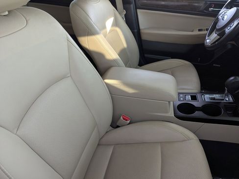 Used 2016 Subaru Outback 3.6R Limited image 11