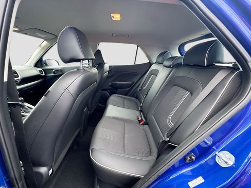 Used 2023 Hyundai Venue Limited FWD image 26